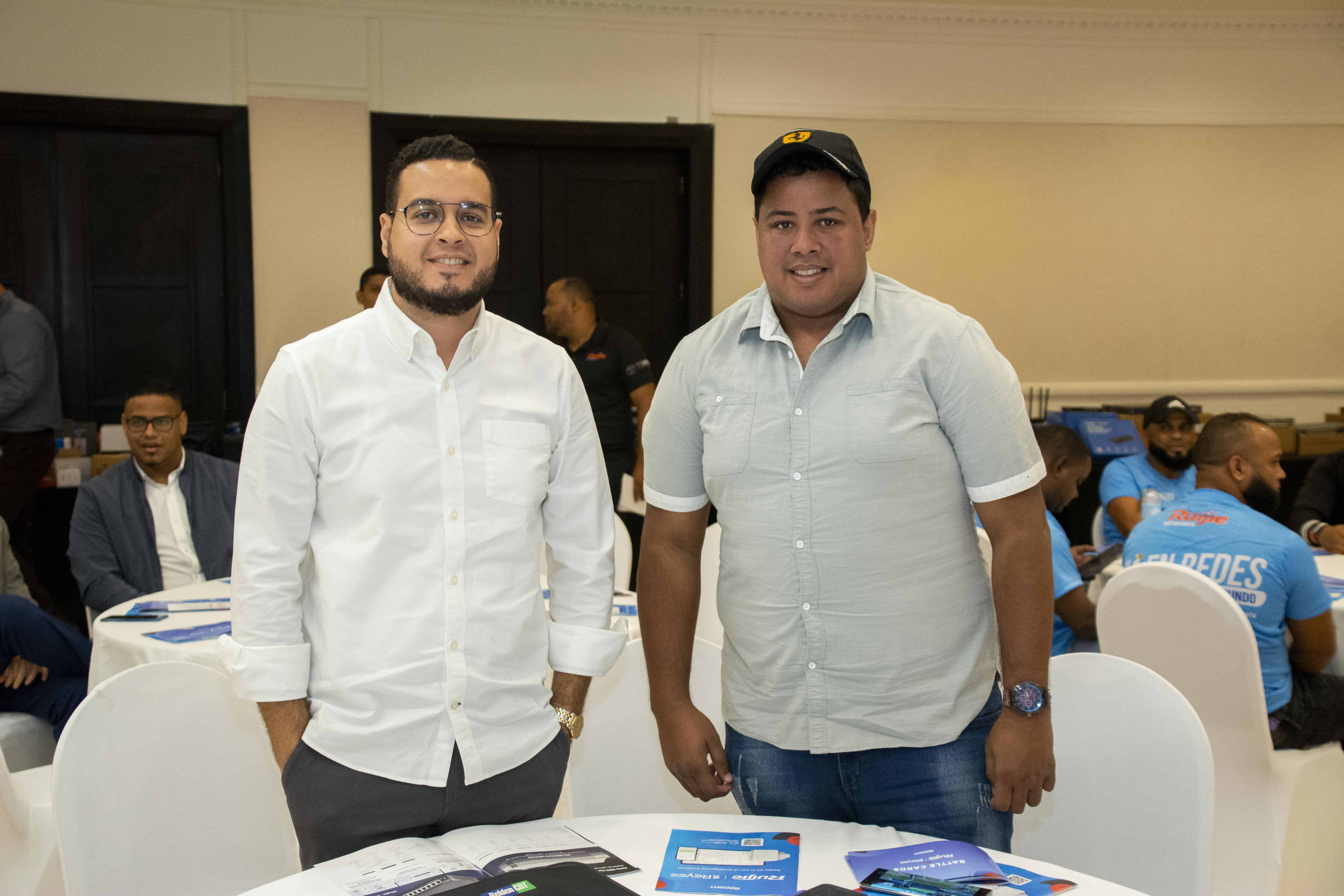 Ricardo Aguilar y Julio Rivas.