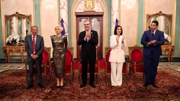 Poder Ejecutivo otorga Orden Heráldica de Cristóbal Colón a Charytín Goico y a Negro Santos