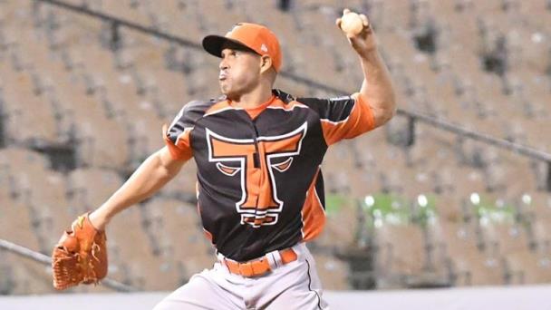 Raúl Valdés se queda en los Toros; lo fichan en la agencia libre