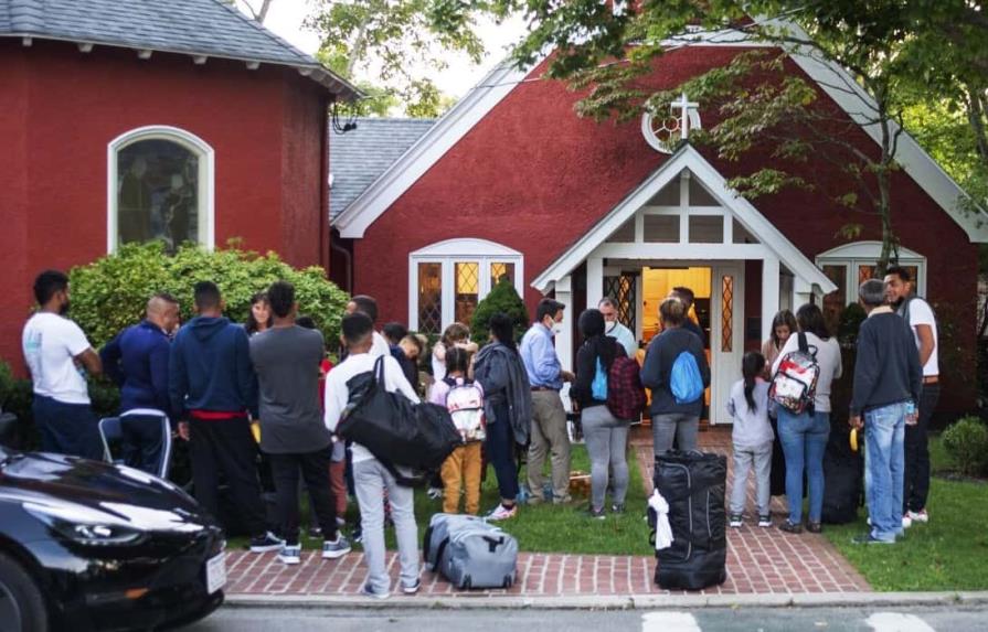 Desestiman demanda contra DeSantis por vuelos con migrantes hacia isla en Massachusetts