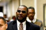 Juez de Chicago sentencia a 20 años de prisión al cantante R. Kelly Juez de Chicago sentencia a 20 años de prisión al cantante R. Kelly