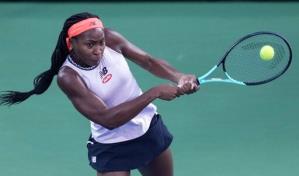 Gauff se cita con Swiatek en Dubái, Sabalenka pierde