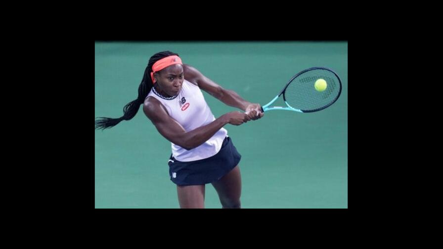 Gauff se cita con Swiatek en Dubái, Sabalenka pierde