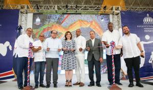 Vicepresidenta Raquel Peña entrega un remozado multiuso al Club San Carlos