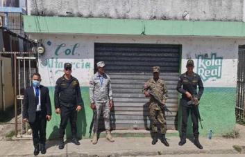 Cierran negocios por bebidas adulteradas que provocaron muerte de dos personas en SFM