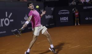 Alcaraz no muestra mejor nivel en R&iacute;o, pero avanza a cuartos