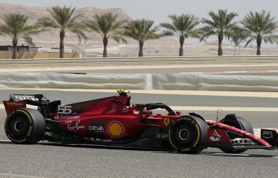 Sainz, el más rápido y Alonso, tercero, en la primera sesión del viernes