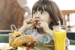 La malnutrición de los niños no se atribuye únicamente a falta de alimentos La malnutrición de los niños no se atribuye únicamente a falta de alimentos