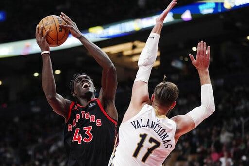 Siakam y Poeltl dan triunfo a Raptors sobre Pelicans