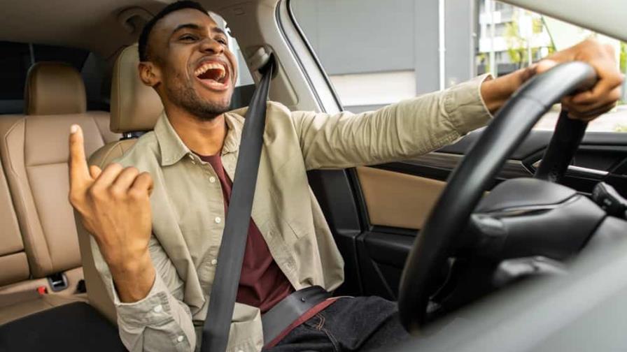 ¿Por qué cantar a viva voz nos pone de buen humor?