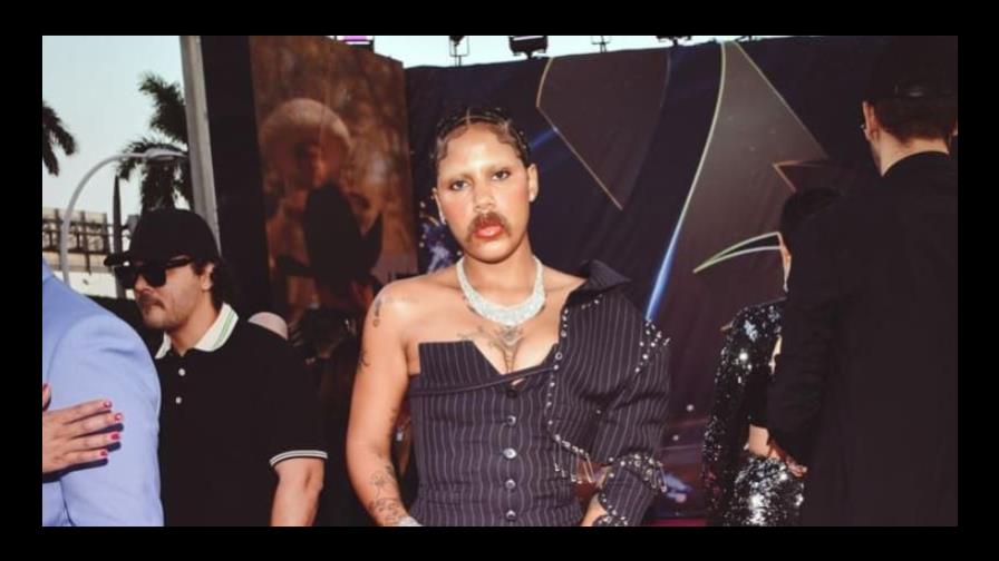 El mensaje detrás del viral look de Tokischa en Premio Lo Nuestro El mensaje detrás del viral look de Tokischa en Premio Lo Nuestro