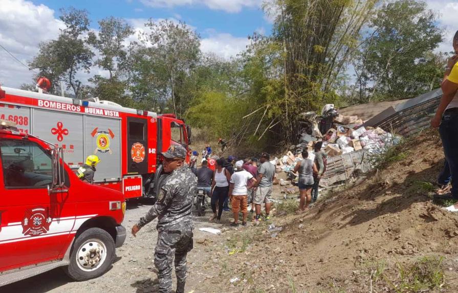 Dos muertos y varios heridos en accidente múltiple en carretera Jarabacoa-La Vega 