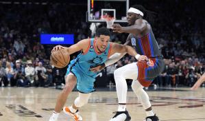VIDEO | Booker anota 25 puntos y los Suns vencen al Thunder