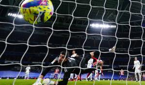 Real Madrid empata con Atlético; La Liga parece escapársele