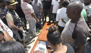 Sepultan hombre que familia aseguraba estaba vivo tras ser declarado muerto