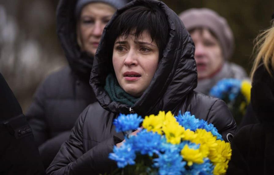 Un año de la guerra de Ucrania: lágrimas, firmeza y tanques