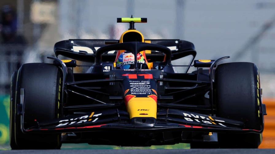 Checo acelera, Alonso es un reloj y Hamilton descubre a Mercedes