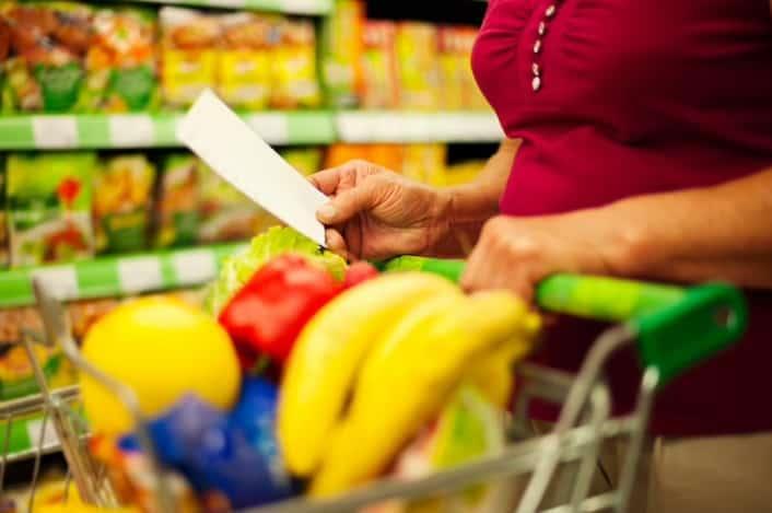 Cómo ahorrar al hacer la lista del supermercado