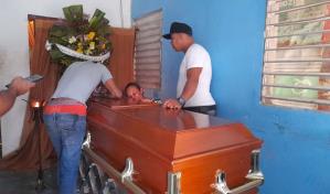 Familiares se resignan y sepultarán hombre que aseguraban estaba vivo pese a ser declarado muerto en hospital
