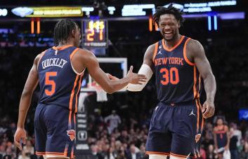 VIDEO | Knicks apalean a Pelicans y honran a equipo de 1973
