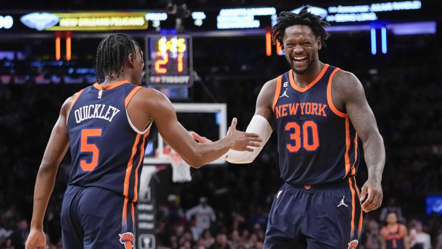 VIDEO | Knicks apalean a Pelicans y honran a equipo de 1973