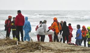 Italia: Naufraga bote con migrantes; hay 43 muertos