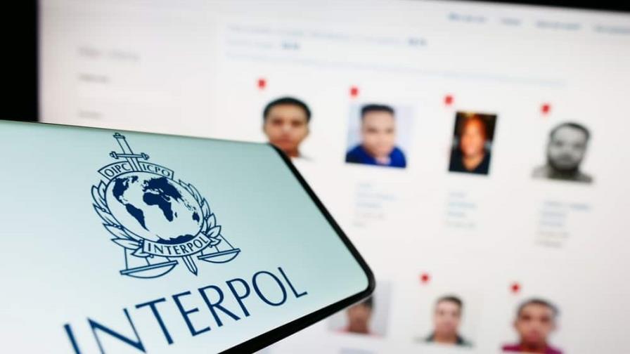 Interpol apresa cuatro dominicanos que se fueron en yola a Puerto Rico para evadir justicia en RD