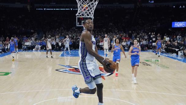 VIDEO | Kings hilvanan tres victorias al superar al Thunder