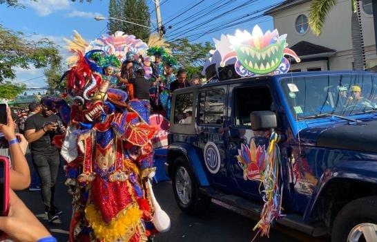 Multitud acude al último domingo del Carnaval de La Vega