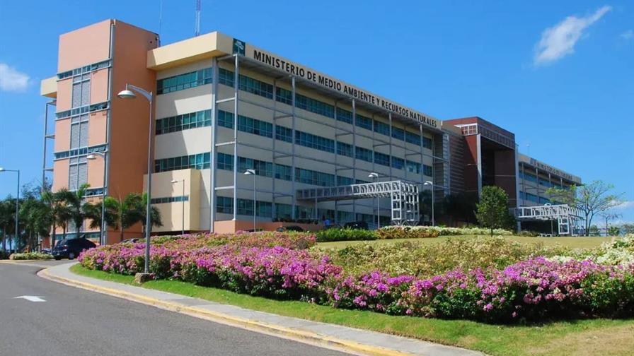 Medio Ambiente dice gesti&oacute;n ambiental viabiliza inversiones por 21 millones de d&oacute;lares