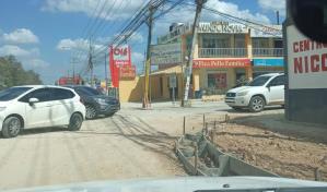 Demandan sustitución de poste del tendido eléctrico a punto de colapsar