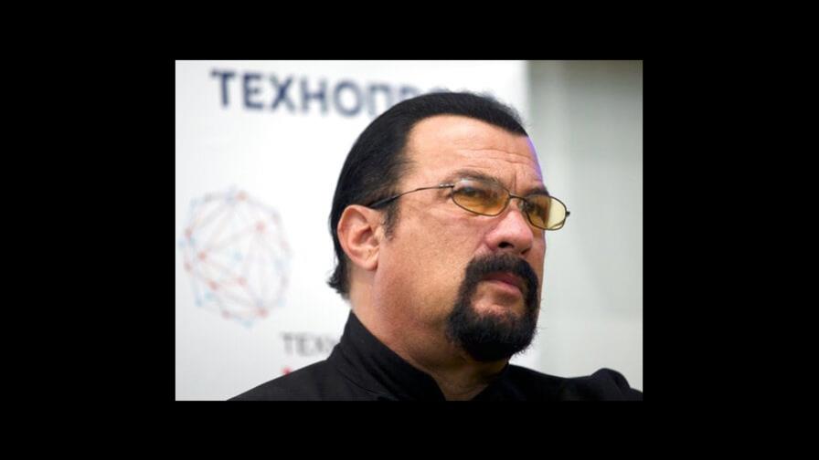 Rusia condecora al actor de películas de acción Steven Seagal