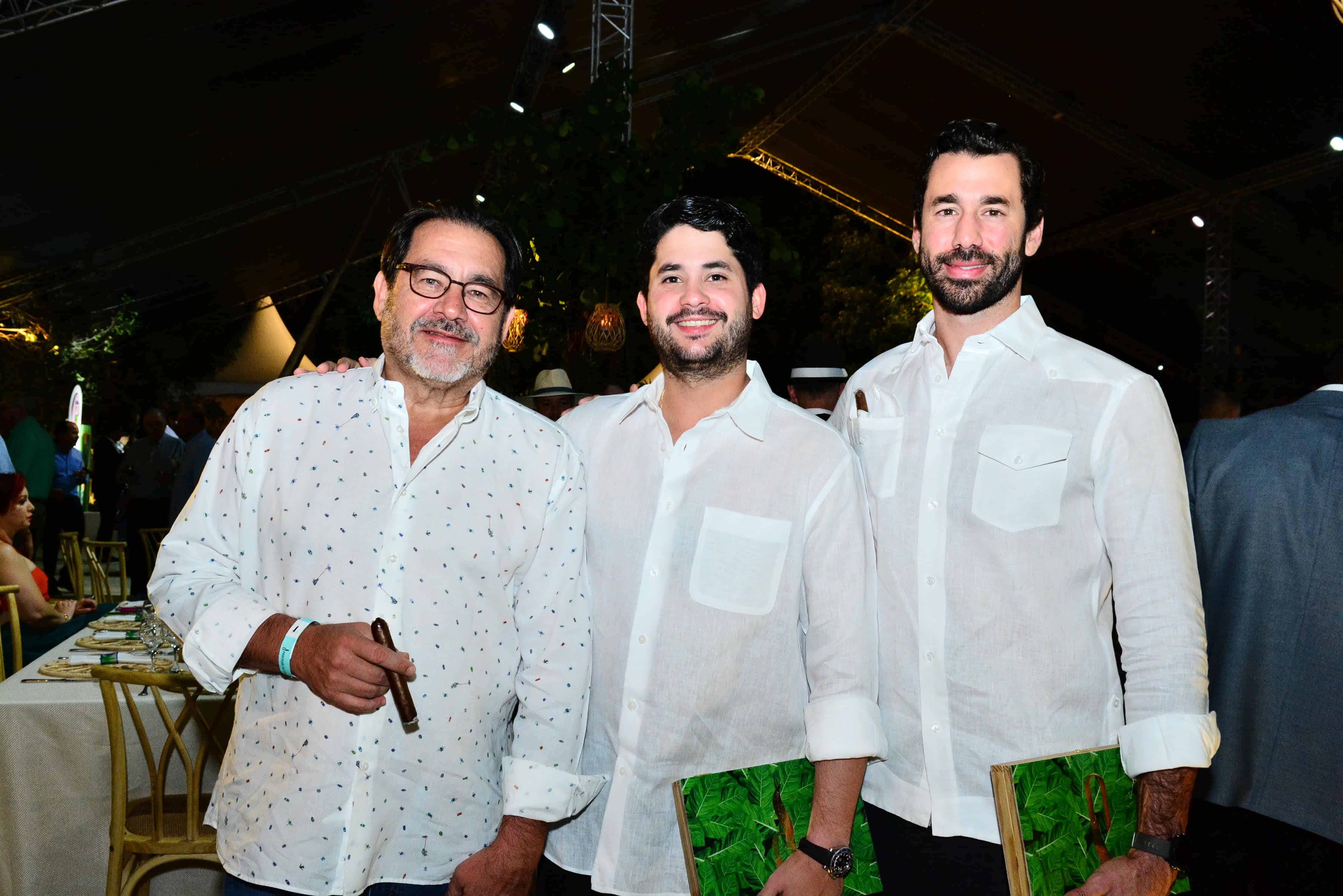 Luis Manuel León, Carlos León e Iván Portalatín.