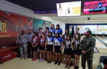 Armada gana oro en boliche femenino