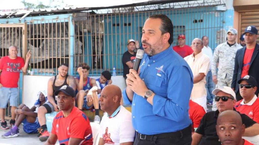 Leyendas del basket apoyan programa comunitario INEFI con el Barrio