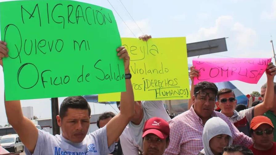 Migrantes en el sur de México exigieron papeles para transitar hacia EE.UU.