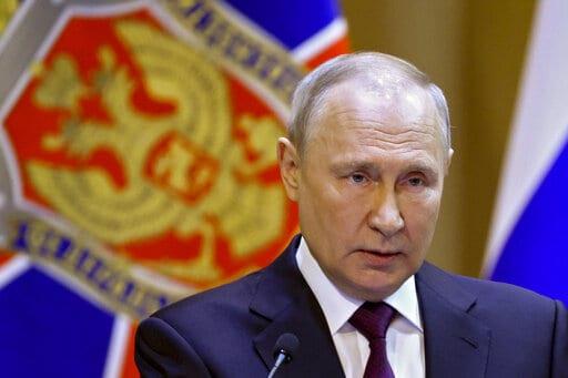 Putin firma ley que suspende pacto nuclear con EEUU