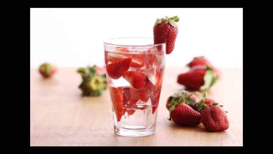 Cómo preparar agua con frutas