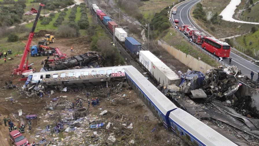 Un detenido tras choque de tren con 36 muertos en Grecia