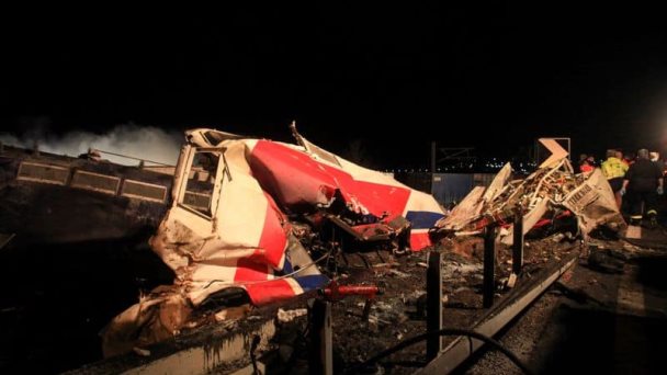 Al menos 50 heridos tras choque de trenes en Grecia
