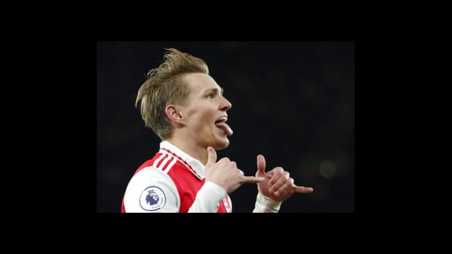 Arsenal golea al Everton y amplía su ventaja