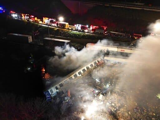 Crece el malestar en Grecia tras el accidente de tren, con 57 muertos