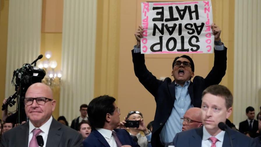 Activistas interrumpen la primera sesión del comité de EE.UU. sobre China Activistas interrumpen la primera sesión del comité de EE.UU. sobre China