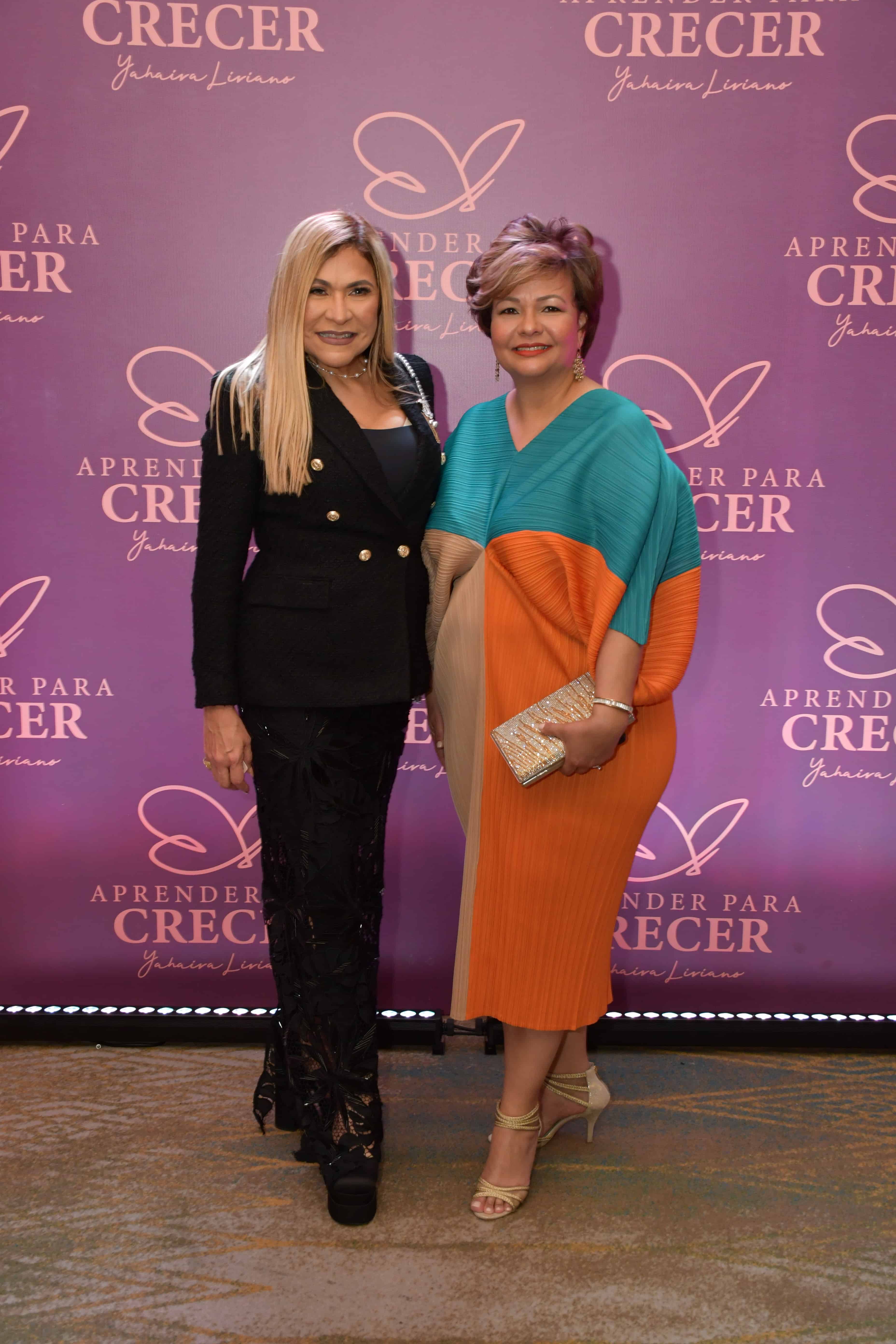 Waleska Rojas y María Denisse Rodríguez.