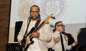 Policía de Nueva York reconoce al bachatero dominicano Luis Vargas