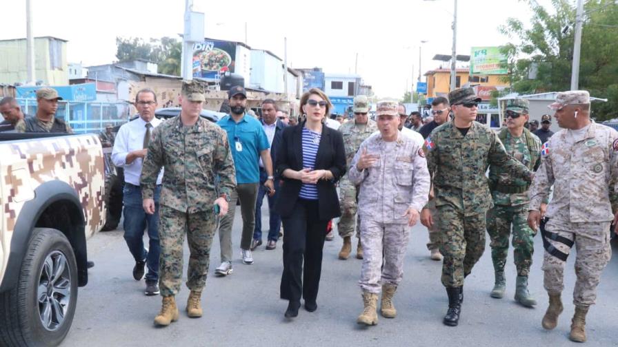 Subsecretaria adjunta para asuntos del Caribe y Haití de EEUU recorre zona fronteriza por Dajabón Subsecretaria adjunta para asuntos del Caribe y Haití de EEUU recorre zona fronteriza por Dajabón