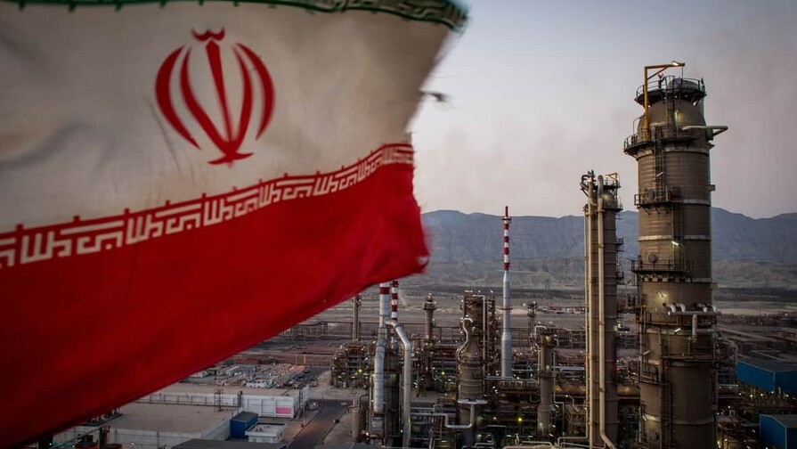 EE. UU. podría retirar sanciones al petróleo iraní ya embarcado, según el Tesoro