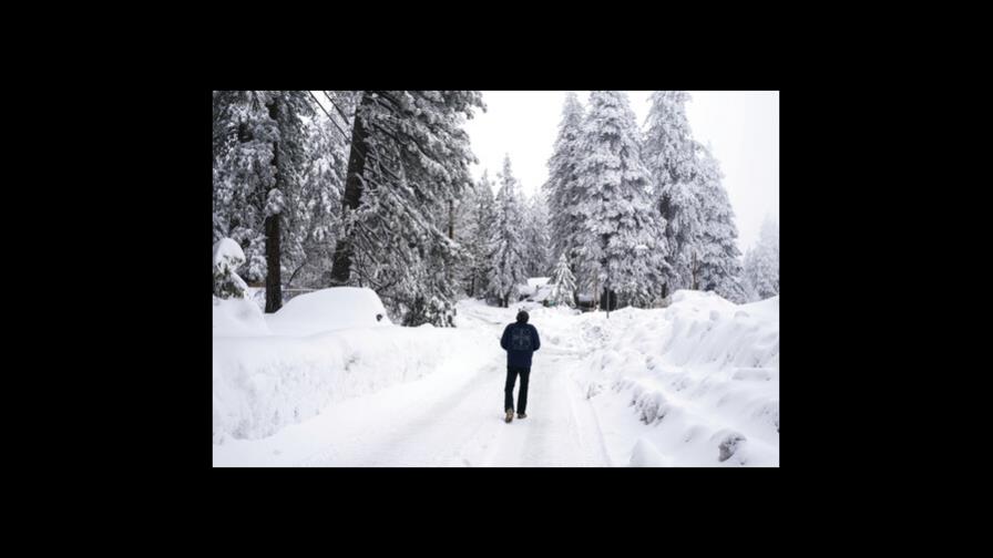 Nevadas y lluvias alivian un poco la sequía en California