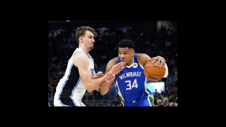 Bucks aplastan al Magic y suman16 triunfos consecutivos