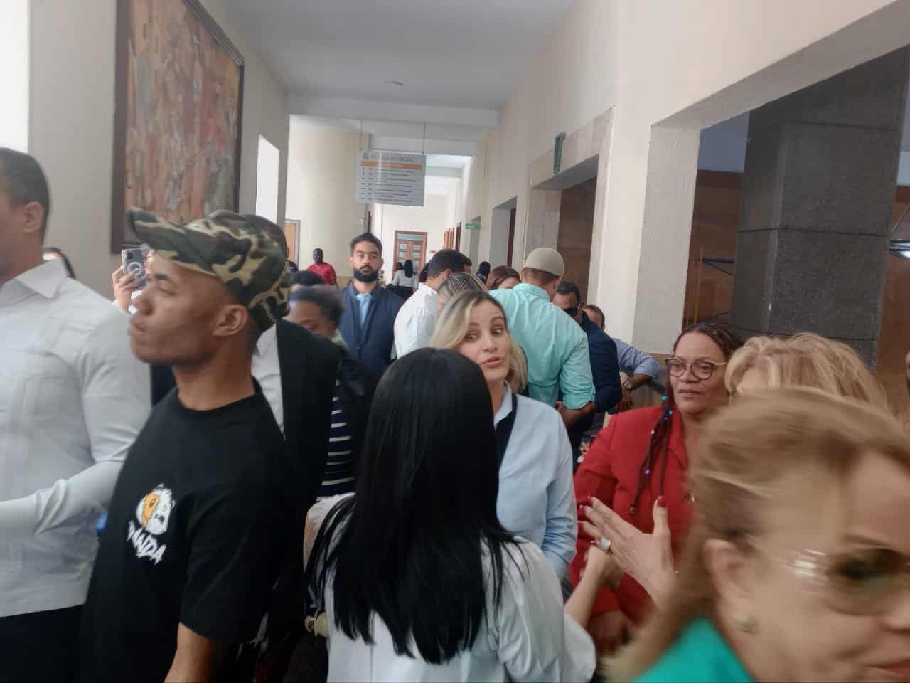 Familiares y compañeros de trabajo de Patricia Peynado